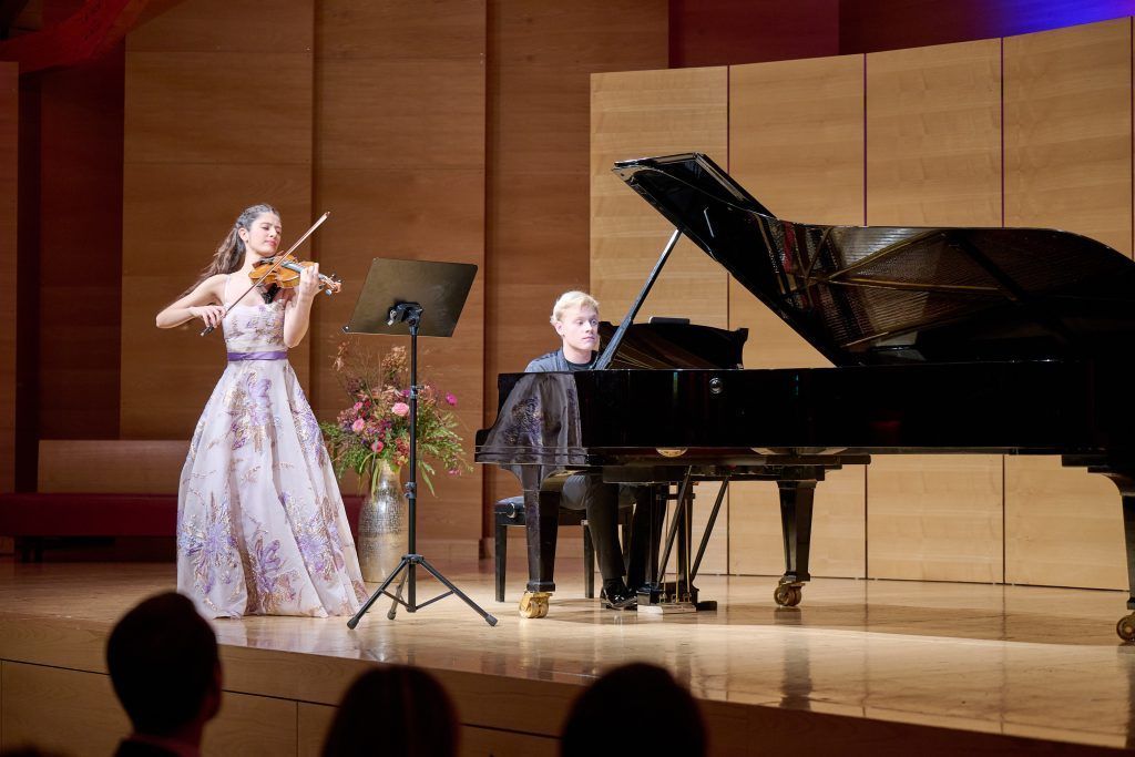 Ein Festival zwischen perkussiver Kraft und virtuoser Violine