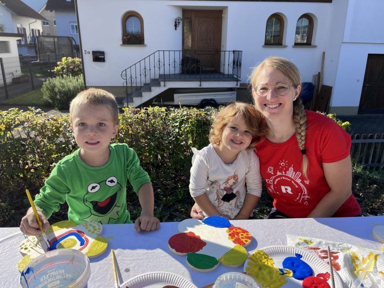 Die Schulfamilie Mittelfeld hat mit ihrer Verschönerungsaktion einmal mehr bewiesen, was mit Zusammenhalt und Engagement alles möglich ist. - © cth