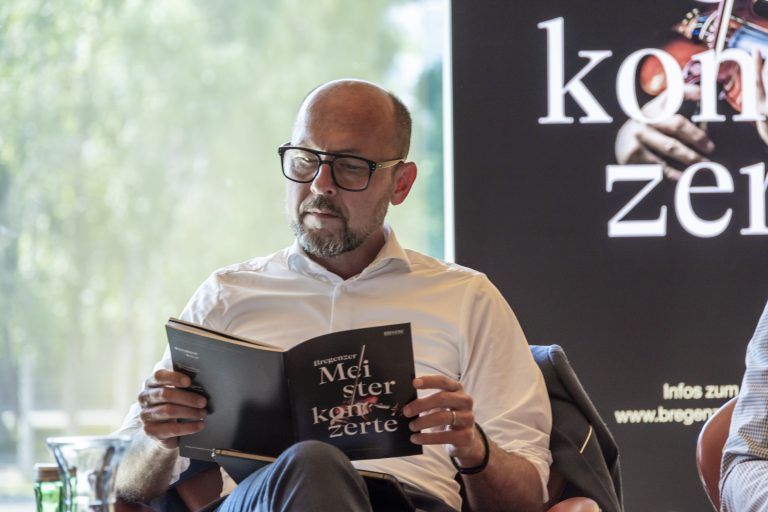 Saison 2023/24 der Bregenzer Meisterkonzerte Michael Ritsch, Bürgermeister der Landeshauptstadt Bregenz Michael Rauth, Stadtrat für Kultur Judith Reichart, Leiterin des Kulturservice Bregenz Richard Dünser, Komponist