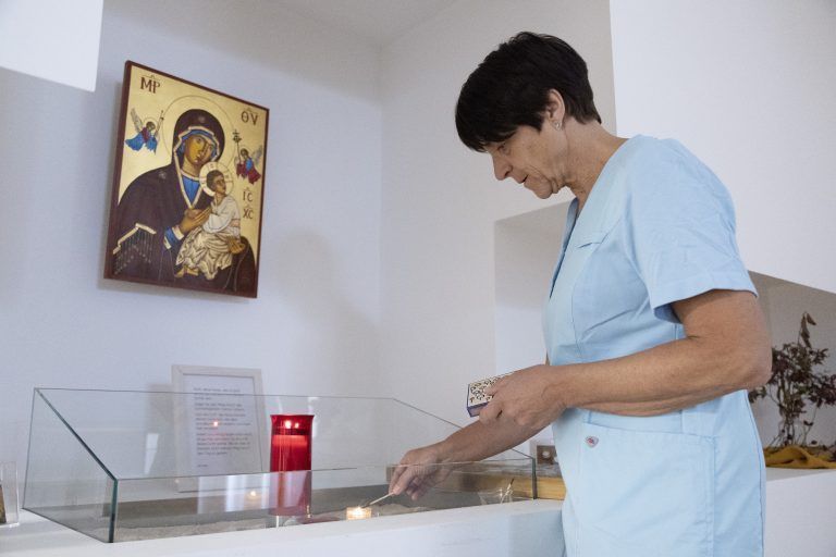 vorarlberger mit irmgard längle, sie ist pflegerin im hospiz VdT