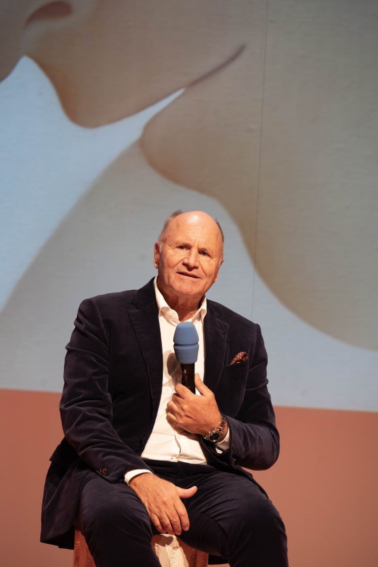 Pressekonferenz Festspielprogramm 2025 am Donnerstag, 21. November 2024, um 10:30 Uhr im Festspielhaus Bregenz. Am Podium erwartet werden Festspielpräsident Hans-Peter Metzler, Intendantin Lilli Paasikivi, der kaufmännische Direktor Michael Diem sowie Andreas Kriegenburg, Regisseur der Oper im Festspielhaus