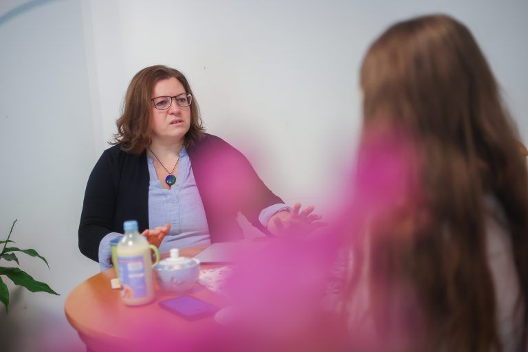 Vdt “Rettet das Kind”, Iris Lins und Heidi Winsauer, Obfrau/GF “Rettet das Kind” ( ma hilft – Partner)..