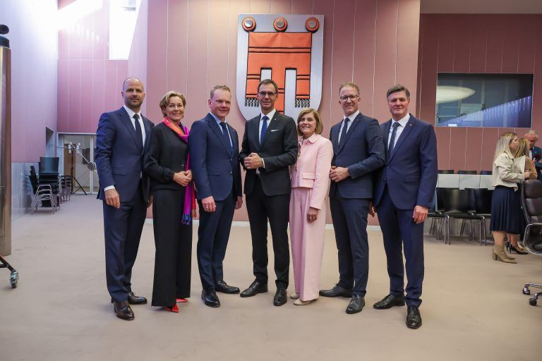 Konstituierende Sitzung des Landtages, Fotos der ersten Landtagssitzung in der neuen Legislaturperiode