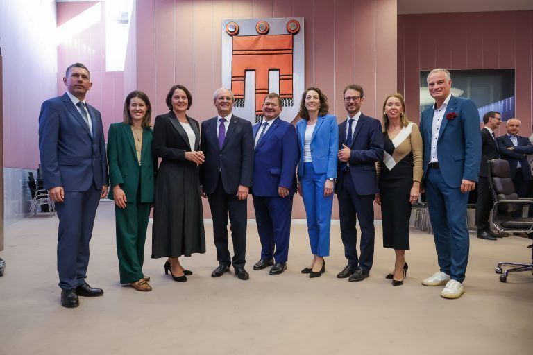 Konstituierende Sitzung des Landtages, Fotos der ersten Landtagssitzung in der neuen Legislaturperiode