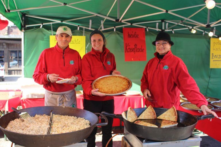 Goldener Start in den Wälder Advent: Krutspätzle und Käsfladen gibt es nicht nur auf der Lustenauer Kilbi.