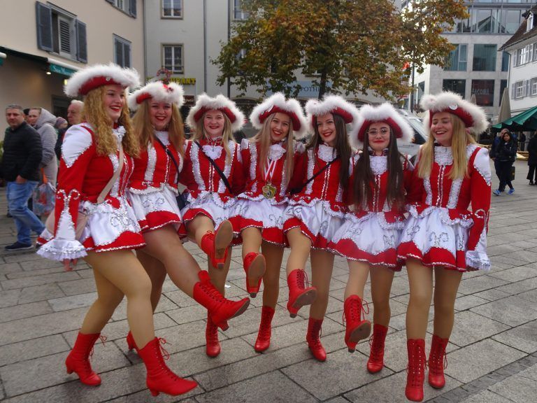 Die flotten Gardemädchen durften natürlich nicht fehlen. - Mit Vollgas in die fünfte Jahreszeit - 64. Dornbirner Fasching