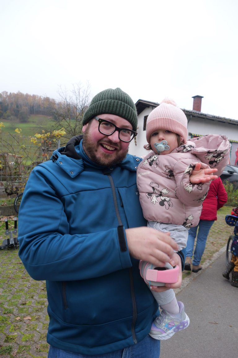 Auch Philip und Leila hatten viel Spaß beim Faschingsauftakt bei der Lebenshilfe. - Die närrische Zeit hat begonnen - Faschingsbeginn