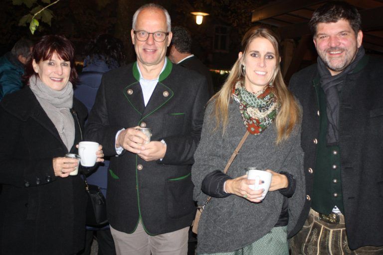 Stephan, Christina, Daniel und Ruth kamen zur Hubertusfeier. - Rankweiler Hof Hubertusfeier