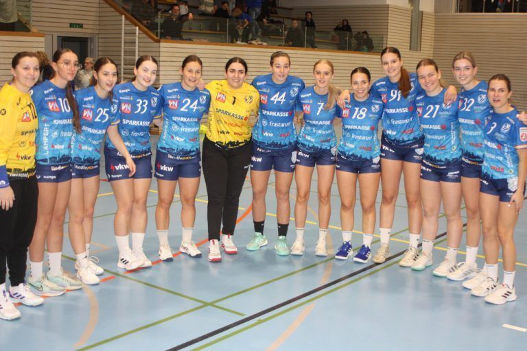 Feldkirchs Handballdamen waren mit Eifer mit dabei - Handball Benefiz Feldkirch 2024