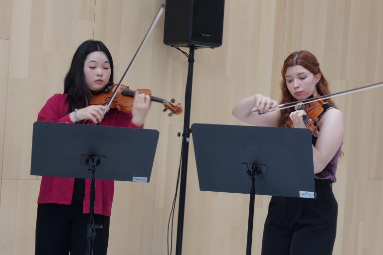 Bühnenreife Präzision – Die jungen Musiker begeisterten mit technischer Raffinesse. - Konzert am Mittag - Violinklasse Rudens Turku - Konzert am Mittag, Stella Vorarlberg, Violine