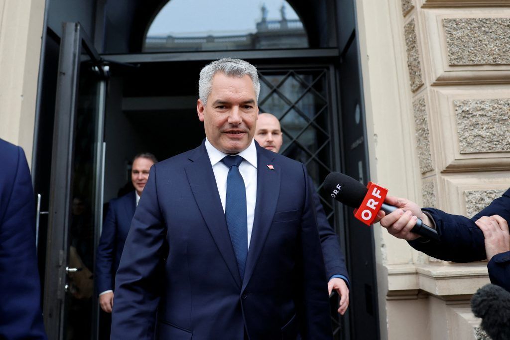 ÖVP, SPÖ und Neos tasten sich an mögliche Dreierkoalition heran