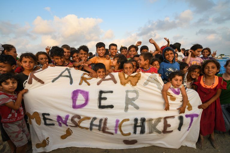 „Karawane der Menschlichkeit“ besucht Lustenau: Die Karawane der Menschlichkeit besucht viele Camps und hilft den Menschen, die in Not geraten sind. (Quelle: Karawane der Menschlichkeit)