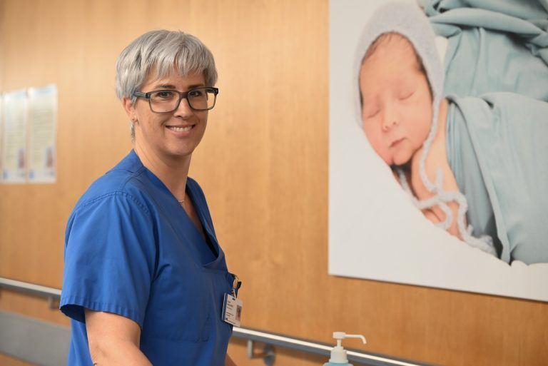 „Ich bin beruflich angekommen“: Babys haben für sie eine ganz besondere Anziehungskraft. Die vielseitige Arbeit bereitet ihr jeden Tag aufs Neue große Freude.