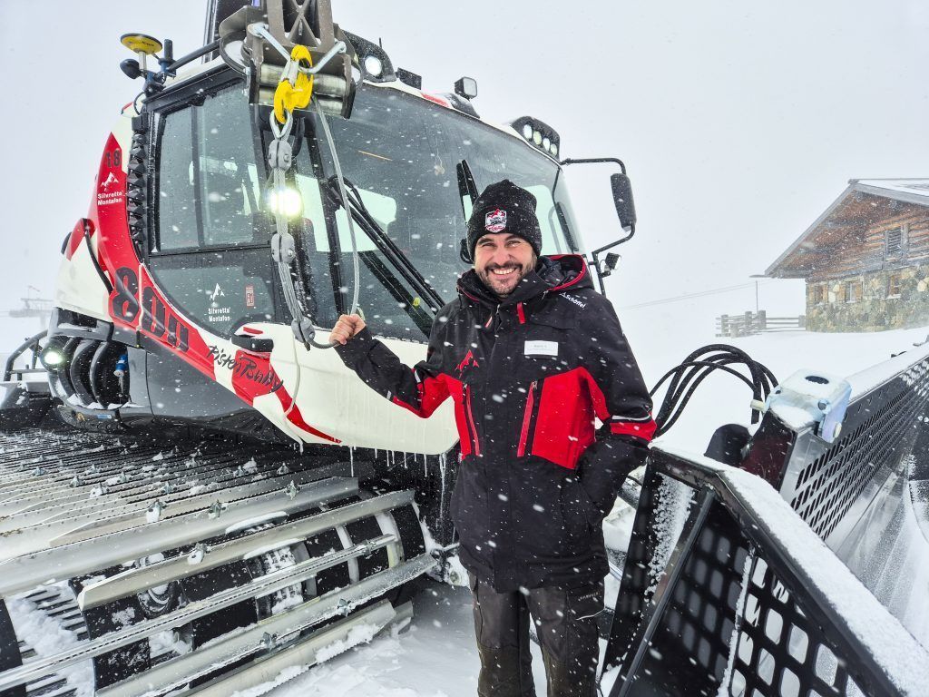 Start in die Skisaison: Dieser 700.000 Euro teure und 15 Tonnen schwere Koloss sorgt für perfekte Pisten
