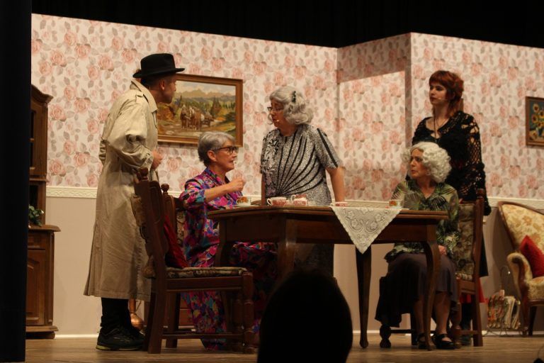 Noch dreimal Rommé im Schüblingtheater: Spannendes Finale: Was führt wohl der falsche Kommissar im Schilde?