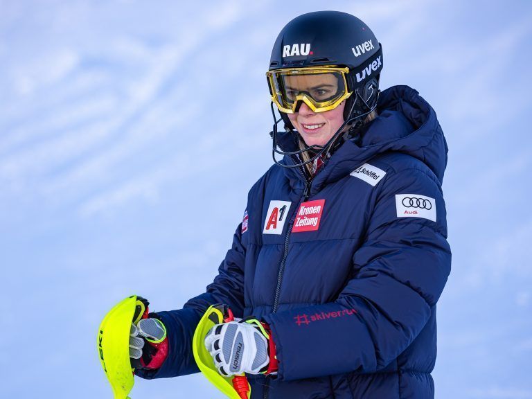 ABD0012_20241123 – HOCHGURGL – STERREICH: Katharina Liensberger (AUT) am Samstag, 23. November 2024, whrend der Besichtigung fr den 1. Lauf im Slalom der Frauen in Hochgurgl. – FOTO: APA/EXPA/JOHANN GRODER