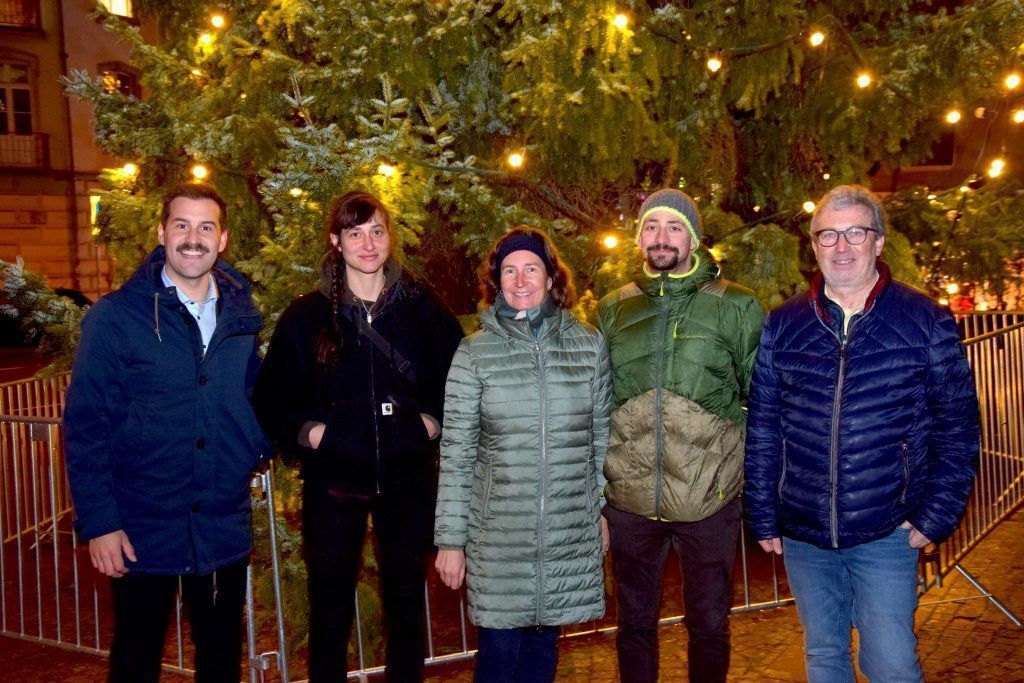 Bludenzer Christbaum erstrahlt beim Landhaus