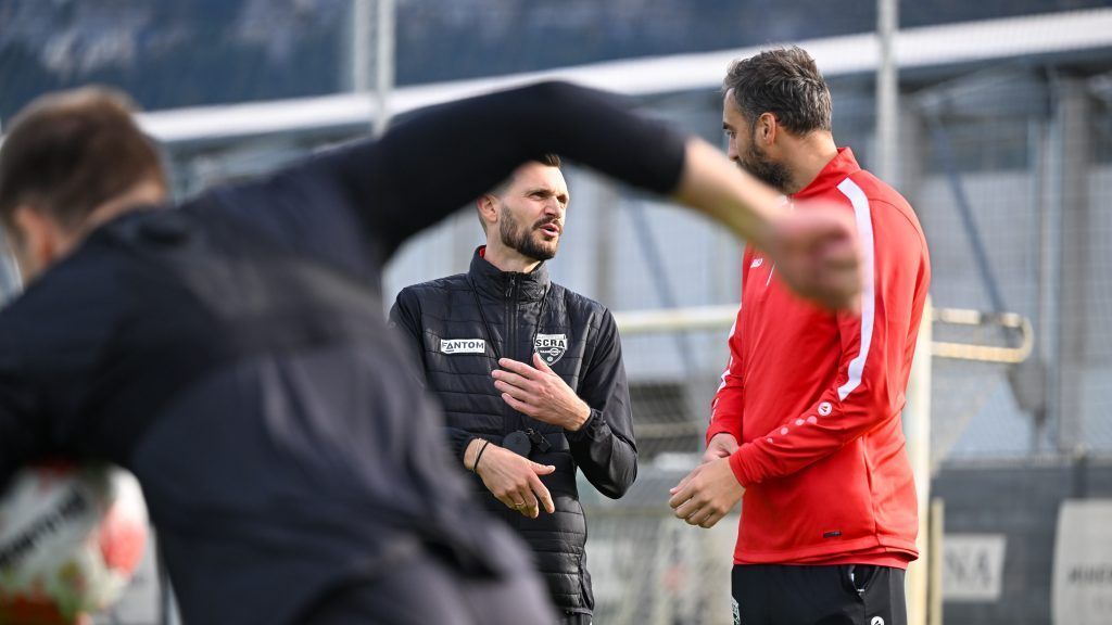 Spiel mit Emotionen und Finger in den Wunden