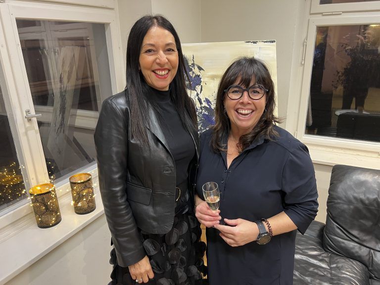 Gerda Radauer und Beautyspezialistin Marika Loacker