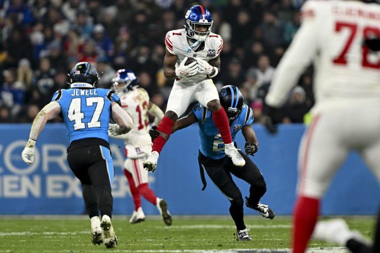 Giants Panthers Football