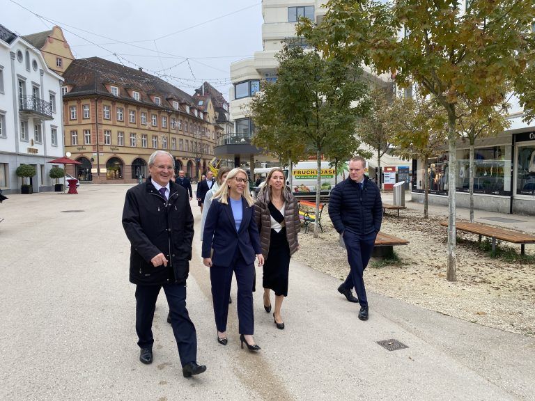 Landtag: Auf dem Weg zur Messe