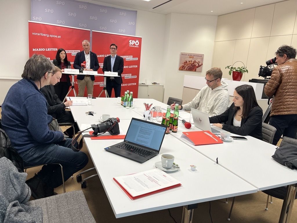 Regierungsprogramm: "Sehr dramatisch, sehr peinlich"