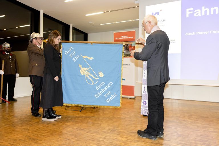 Feldkirch am 8.11.2024 LKH Feldkirch Betriebsfeuerwehr, Fahnenweihe im Landeskrankenhaus.