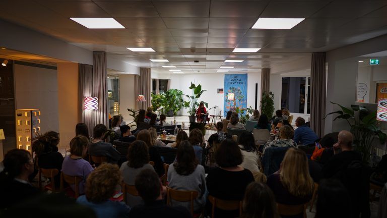Mari Lang; Frauenfragen, Frauenfragen-Podcasterin, Buchautorin, Journalistin, Orange the World, Caritas, Wirkraum Dornbirn