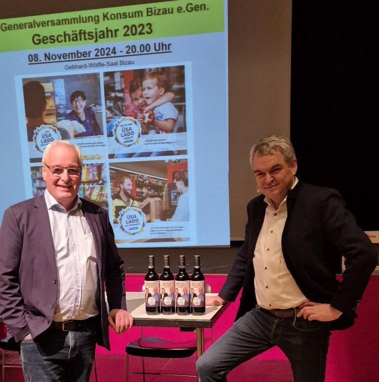 Neue Führungsriege für „Üsa Lado“ in Bizau: Generationswechsel beim Konsumverein Bizau: Obmann Gebi Erath (r.) und sein Vize Josef „Fidi“ Moosbrugger verabschiedeten sich in den „Funktionärsruhestand“.