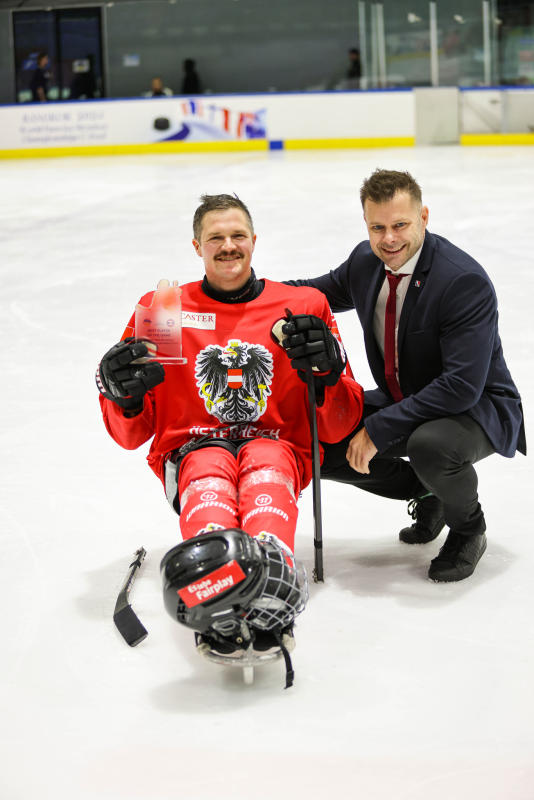 Para-Eishockeyteam weiter auf Medaillenkurs