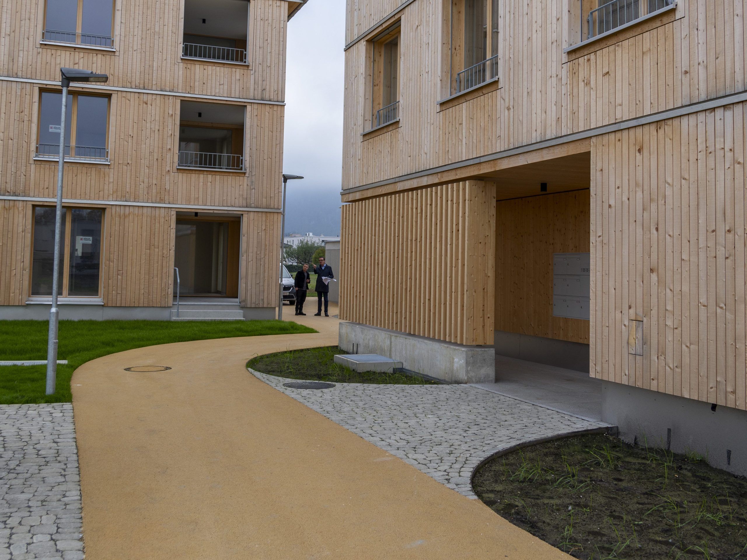 Wohnprojekt in Altach Neues Wohnquartier mit Kindergarten Nahe dem Zentrum von Altach entwickeln wir gemeinsam mit den Architekten Innauer-Matt und der Gemeinde Altach ein Wohnprojekt, das gleich auf mehreren Linien herausragend ist. Bürgermeister. Mag. Markus Giesinger