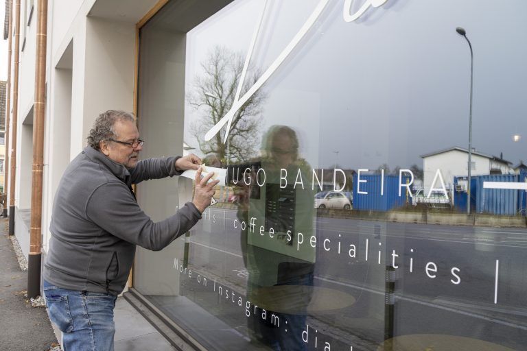 Tagesbar Dia eröffnet in Hohenems Mit der Tagesbar Dia eröffnet Hugo Bandeira am 12. November 2024 einen neuen Treffpunkt im Hohenemser Rathausquartier