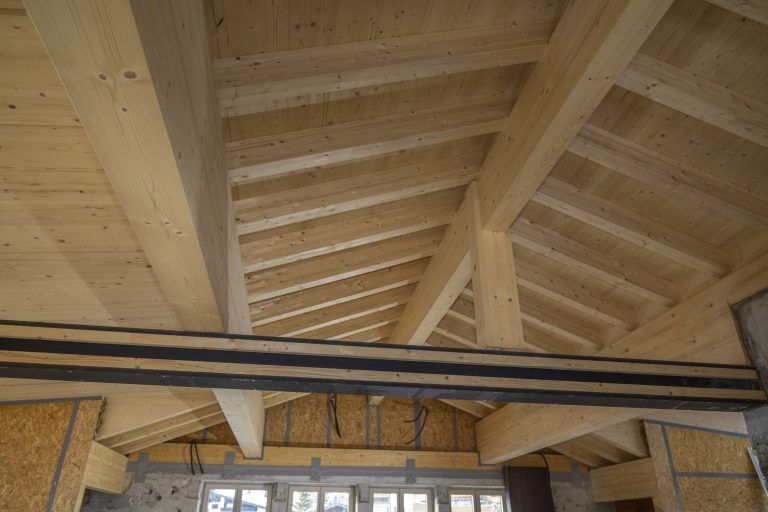 Einblick ins neue Arlberg Club House, Bar, Lounge, Geschäfte, mit Patrick Krummenacher und Benjamin Schneider (Hotel Arlberg).