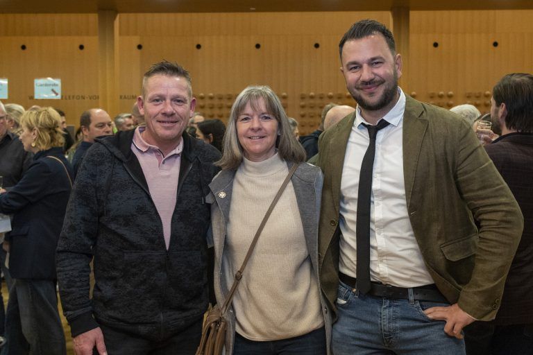 VN-Kundenveranstaltung MUSIKKABARETT „AUGEN ZU UND DURCH“Treffpunkt Thomas und Kerstin Fischer Firma Landhaus Mode Lenz sowie Florian Runge
