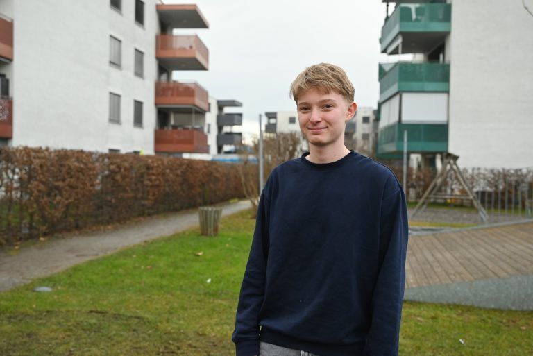 Der 17-jährige HTL-Schüler Raphael Maringer hat gemeinsam mit seinem Klassenkamerad Simon Metzler eine App im Bereich Palliativ-Pflege entwickelt, die Angehörige und Betroffene zusammenbringen soll.