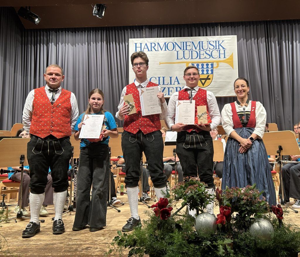 Begeisternde Auftritte der Harmoniemusik und Jungmusik
