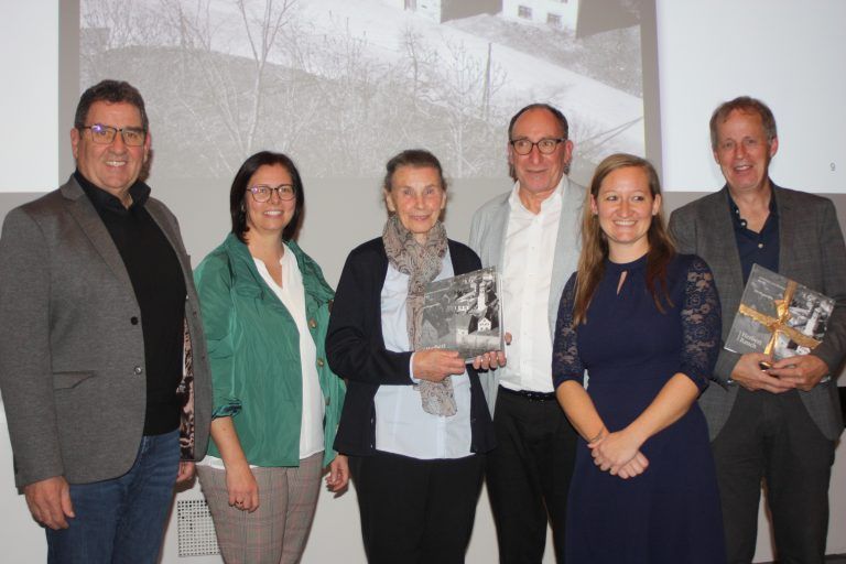 Helmut Jenny, Katharina Wöß-Krall, Maria Rauch, Johannes Rauch, Stefanie Kollmann-Obwegeser und Norbert Schnetzer waren überglücklich nach der Präsentation.