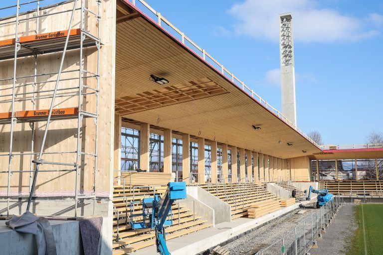 Fußball, Lustenau, Stadion, Neue Drohnenbilder und neue Bilder vom nun völlig überdachten Stadion, dazu Bilder von der Taverne und den Neuen Austria-Dorfständen (einer steht bereits neben der Taverne)