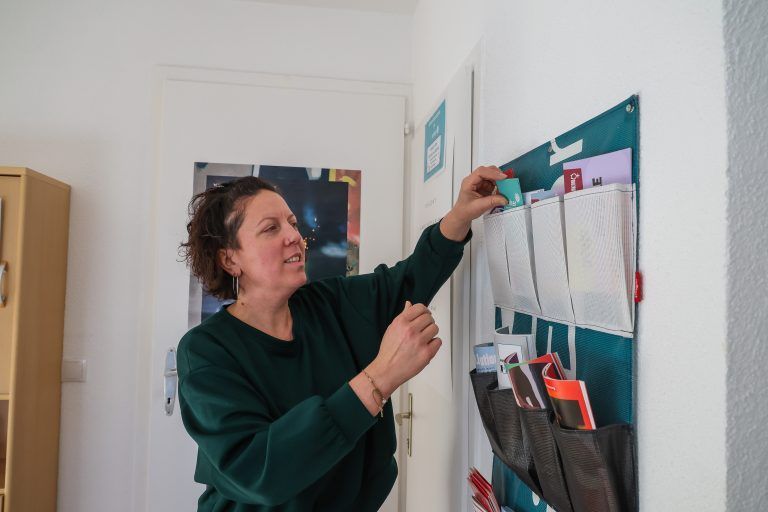 Obdachlosigkeit, Katja ist vor Ort (DW 750), es geht um die Arbeit in der Jugendnotschlafstelle, anker in Dornbirn
