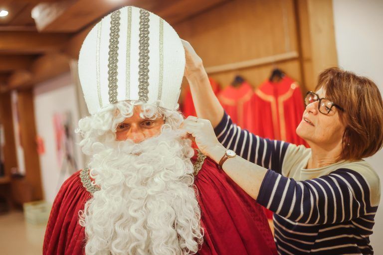Nikolaus, Bernd Rauch ist Nikolo, wir nehmen ihn für Freitag mit