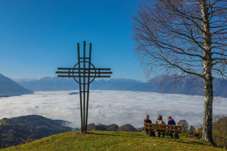 wetter feature, wetterfeature, herbst, sonne, nebel, birgitt (wird mit doppel t geschrieben), oberhalb von fraxern