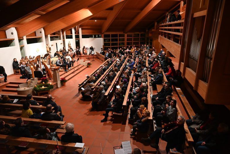 Schüler der Rheintalischen Musikschule verzauberten ihr Publikum beim Weihnachtsbenefizkonzert in der Pfarrkirche in Fußach.