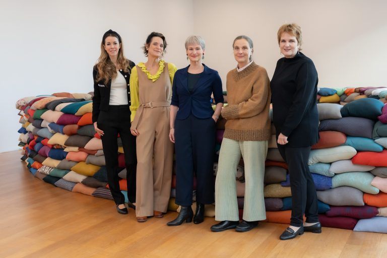 v.l.n.r. Michèle Frey-Hilti, Stiftungsrätin Hilti Art Foundation, Letizia Ragaglia, Direktorin Kunstmuseum Liechtenstein, Karin Schick, Direktorin Hilti Art Foundation, Christiane Meyer-Stoll, Chefkuratorin und Direktionsmitglied Kunstmuseum Liechtenstein, Marion Matt, Stiftungsratspräsidentin Kunstmuseum Liechtenstein