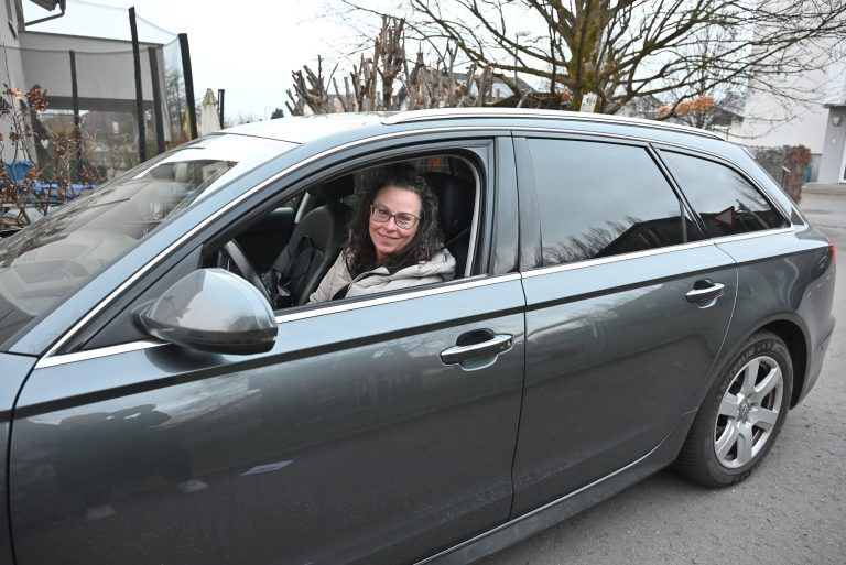 Wenn der Weg zum Kindi zu gefährlich ist: Simonette Loböck bringt trotz geringer Distanz ihr Kind mit dem Auto in den Kindergarten. Die Straßen um den Kreisel sind zu gefährlich.