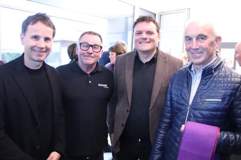 Architekt Andreas Bösch, Christoph Rohner, Bgm. Thomas Schierle und Pfarrer Paul Burtscher. - Eröffnung Büro KPV Schwarzach