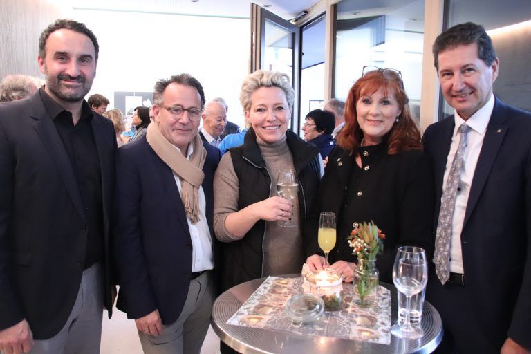 Markus Satzinger, Jürgen Adami, Vizebgm. Anita Pluschnig, GR Monika Raid sowie Harald Giesinger. - Eröffnung Büro KPV Schwarzach
