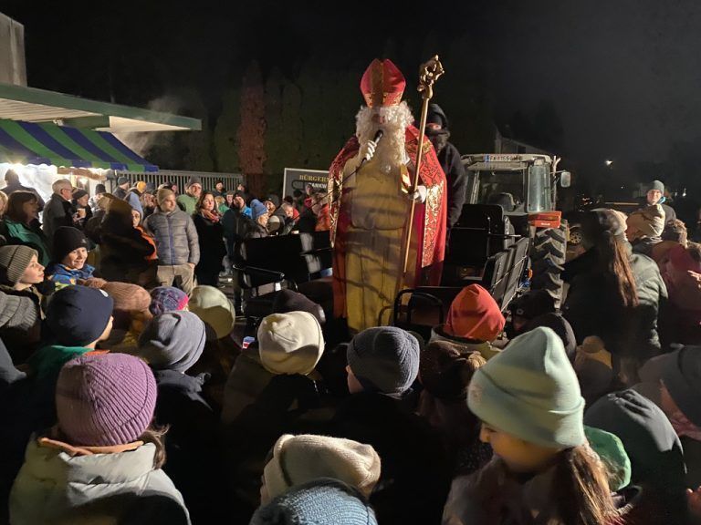 Nikolaus zu Besuch in der Schufla - Adventfeier Schufla