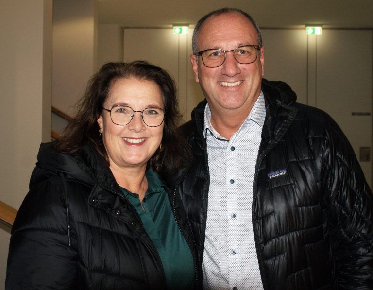 Josef Siebmacher mit Gattin Karin - Kabarett "JAGA" gastierte im Leiblachtalsaal (5.12.2024)