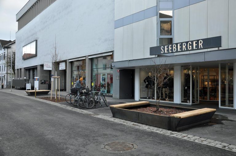 Mit der neuen Begegnungszone wurde die Aufenthaltsqualität in den Marktstraße erhöht. - Eröffnung Marktstraße neu