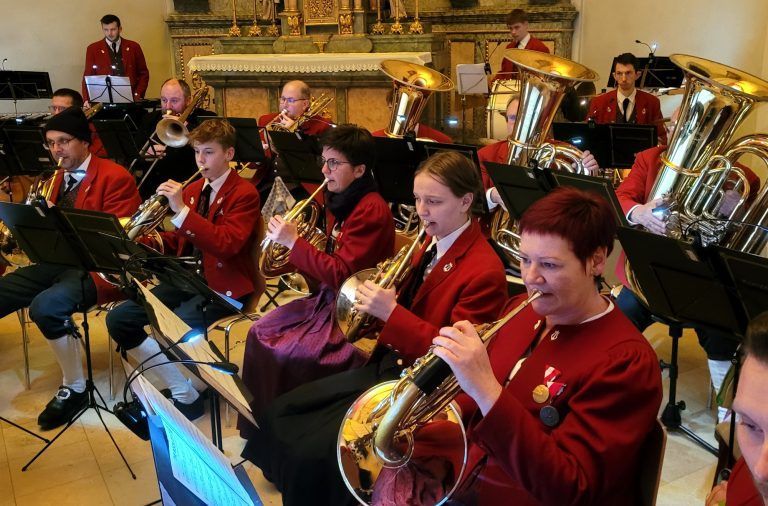 Das traditionelle Adventkonzert des Musikvereines Lochau unter der Leitung des neuen Kapellmeisters Rafael Ohmayer war wieder ein schöner Beitrag zu einer besinnlich gestalteten Vorweihnachtszeit. - Wunderbares Adventkonzert des MV Lochau in der Pfarrkirche Franz Xaver - Wunderbares Adventkonzert des MV Lochau in der Pfarrkirche Franz Xaver